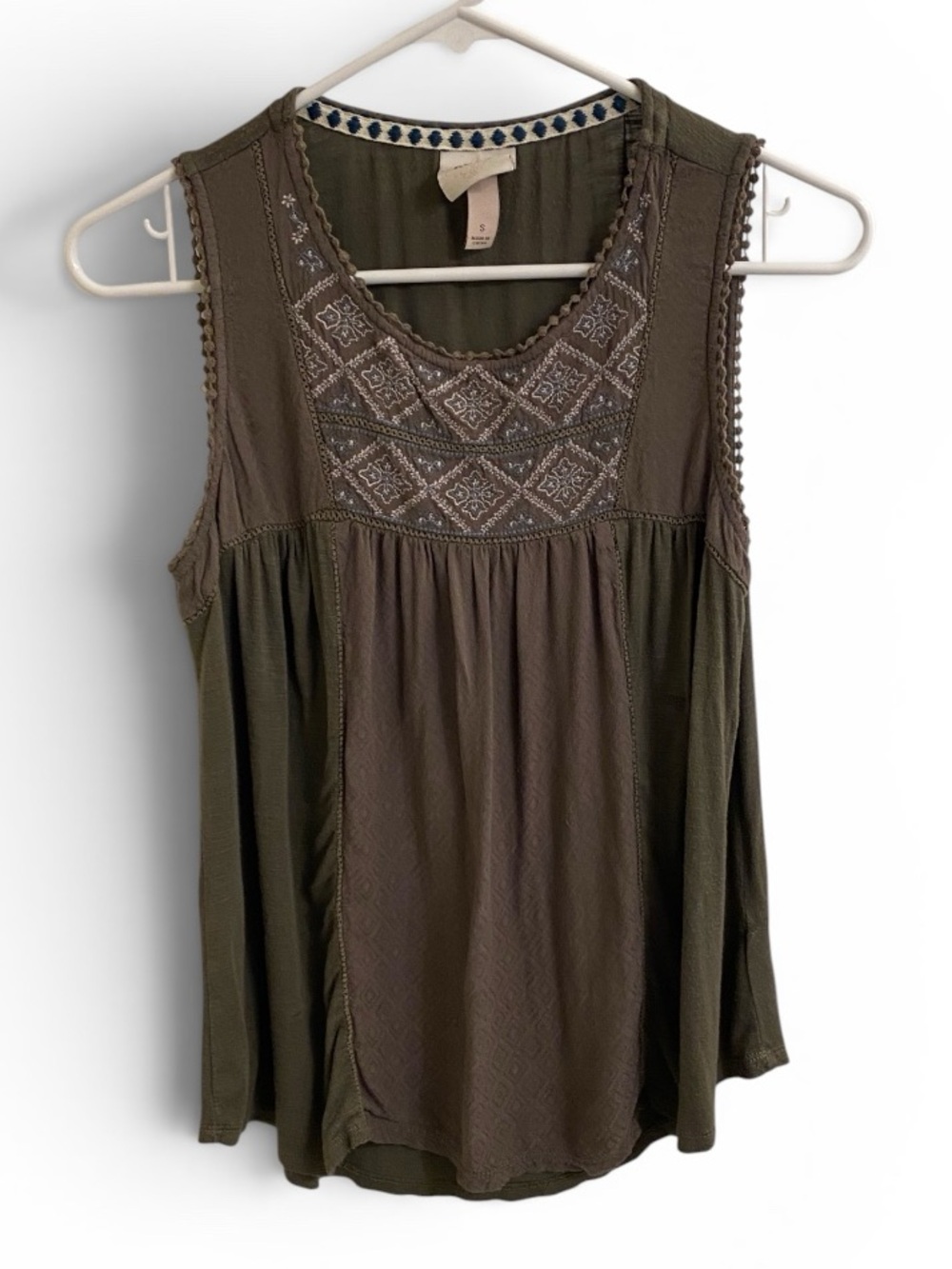 KNOX ROSE BOHO SWING TANK EMBROIDERED TEXTURED LACE TRIM SIZE SMALL OLIVE GREEN